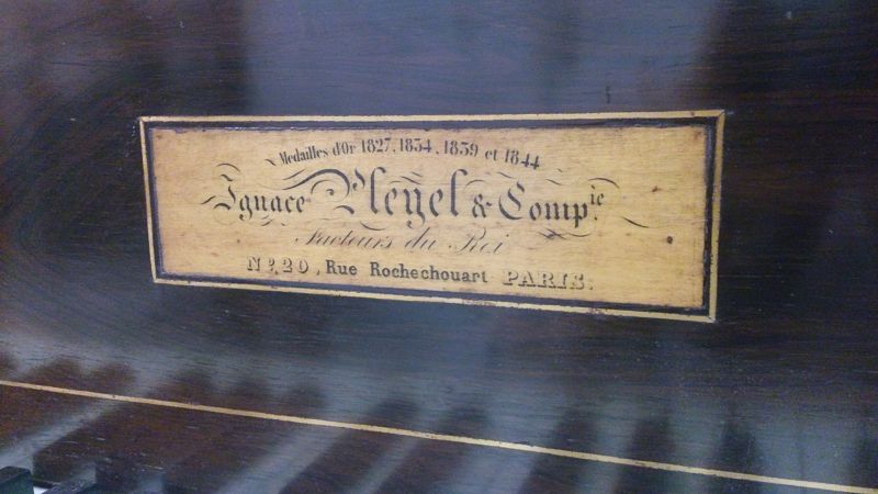 Etiquette du pianoforte Pleyel de 1845.