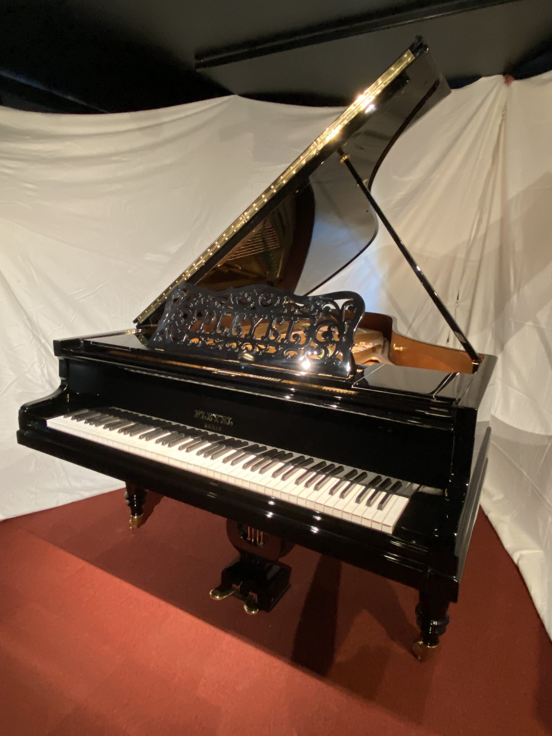 Piano à queue Pleyel