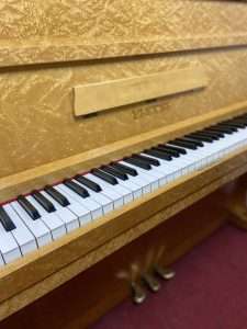 Piano Pleyel droit | Dumas Piano