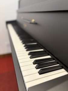 Piano droit noir Rameau | Dumas Piano