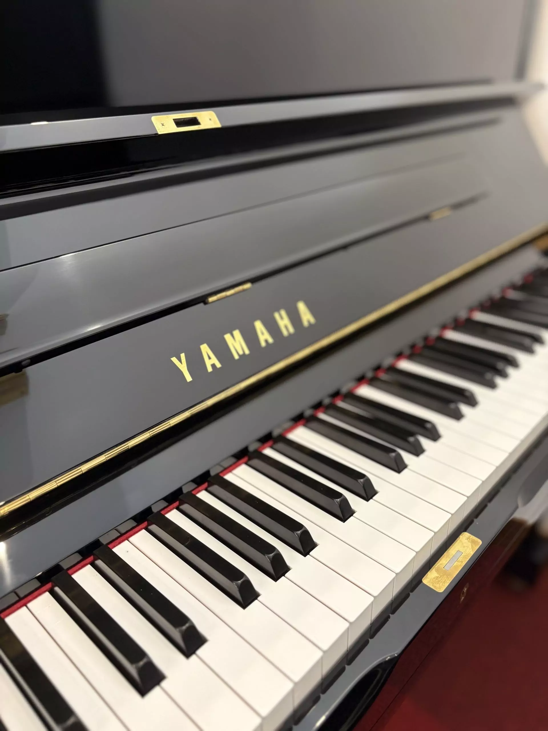 Piano droit laqué noir Yamaha U3 | Dumas Piano