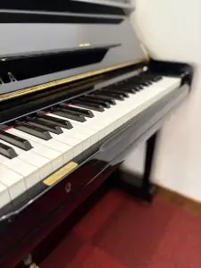 Piano droit laqué noir Yamaha U3 | Dumas Piano