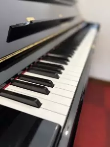 Piano droit laqué noir Yamaha U3 | Dumas Piano