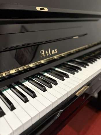 Piano droit Atlas laqué noir | Dumas Piano