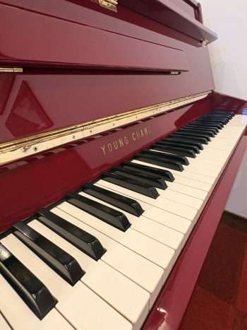 Piano Young Chang rouge | Dumas Piano