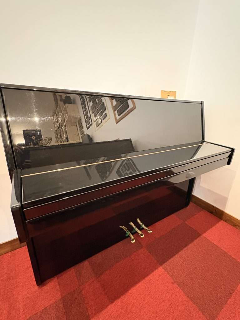 Location piano d'étude | Dumas Piano