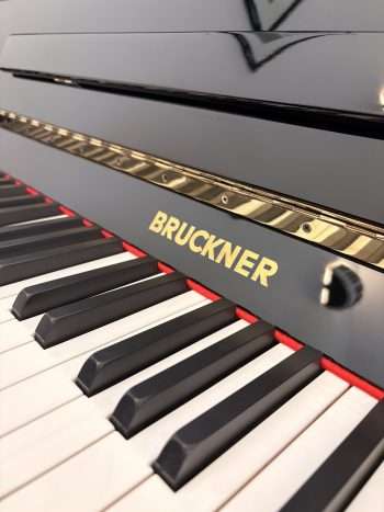Piano droit Bruckner laqué noir | Dumas Piano