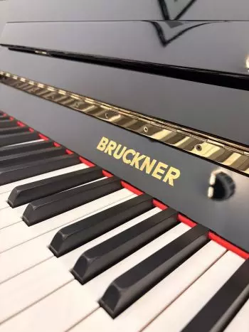 Piano droit Bruckner laqué noir | Dumas Piano