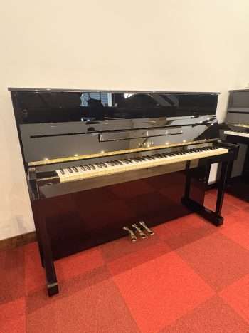 Piano droit Yamaha laqué noir | Dumas Piano